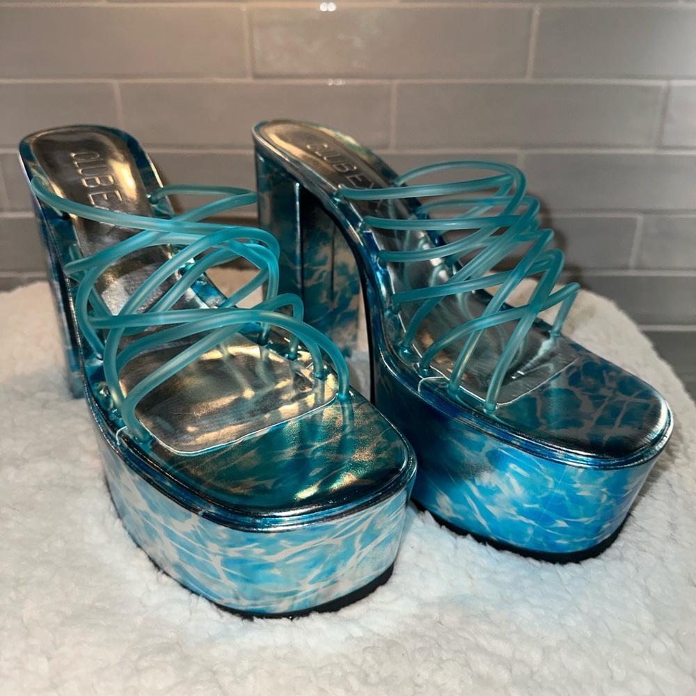•SOLD• Wet Hot Summer Platform Heels